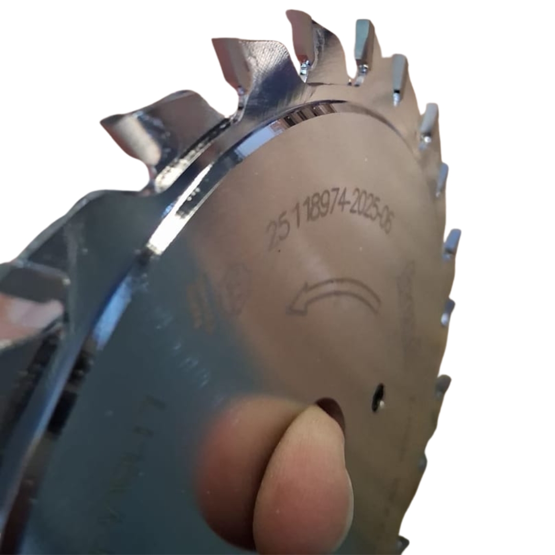 Incisor Cónico